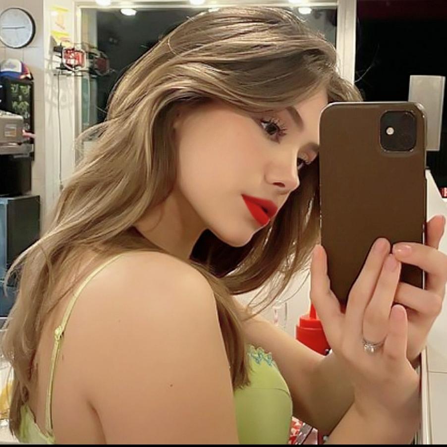 𝑾𝒆𝒏𝒅𝒚  𝑩𝒂𝒏𝒌𝒔