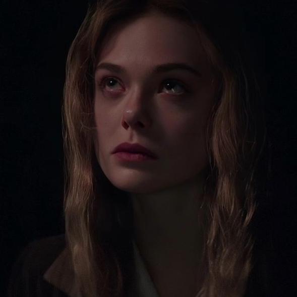 𝘌𝘮𝘪𝘭𝘺 𝘏𝘢𝘳𝘳𝘪𝘴