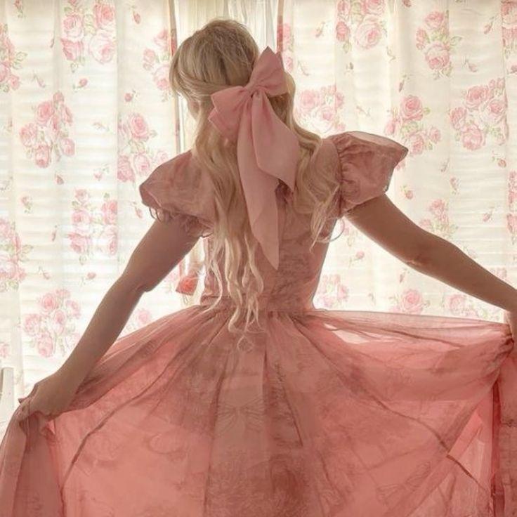 𝒢𝑒𝓃𝑒𝓋𝒾𝑒𝓋𝑒 