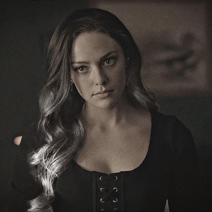 𝐕𝐈𝐎𝐋𝐄𝐓  𝐒𝐎𝐑𝐑𝐄𝐍𝐆𝐀𝐈𝐋